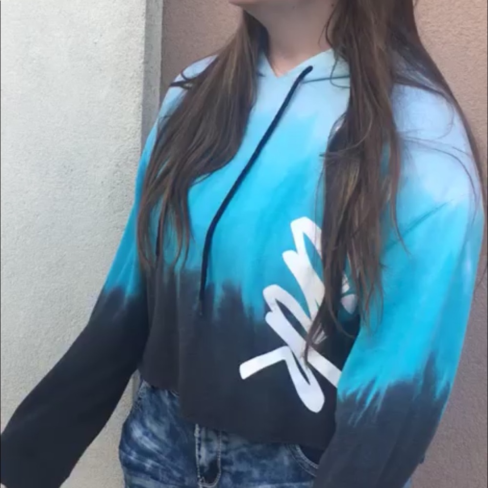 Victoria’s Secret Pink cropped hoodie
